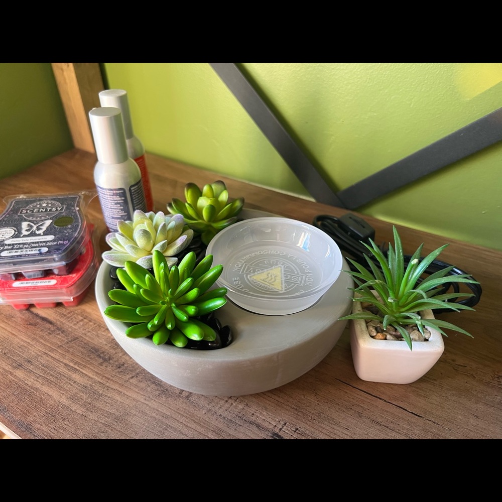 Little Garden Scentsy Warmer